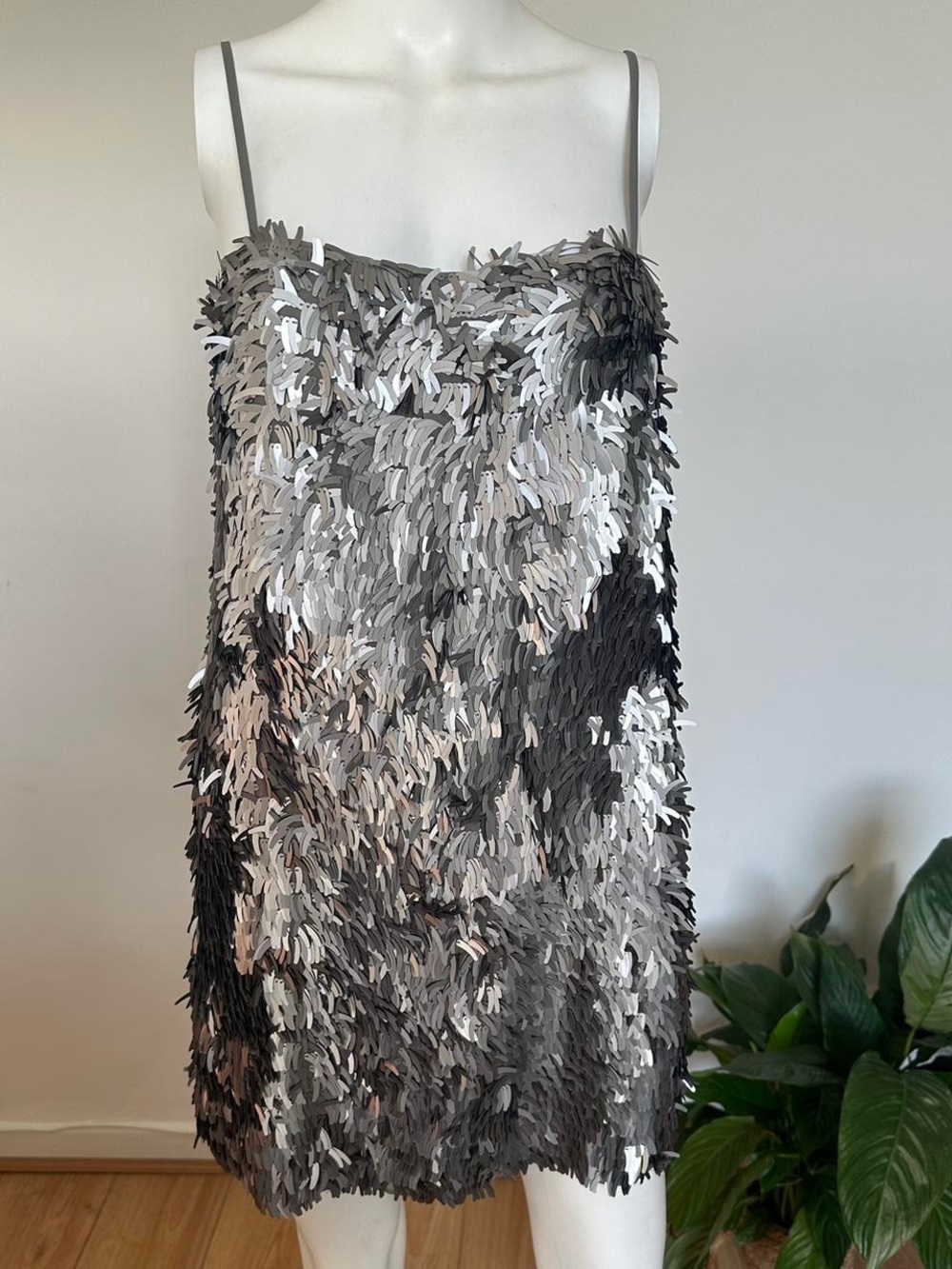 M & L. SHORT DRESS WITH SEQUINS - Picture 12 of 14
